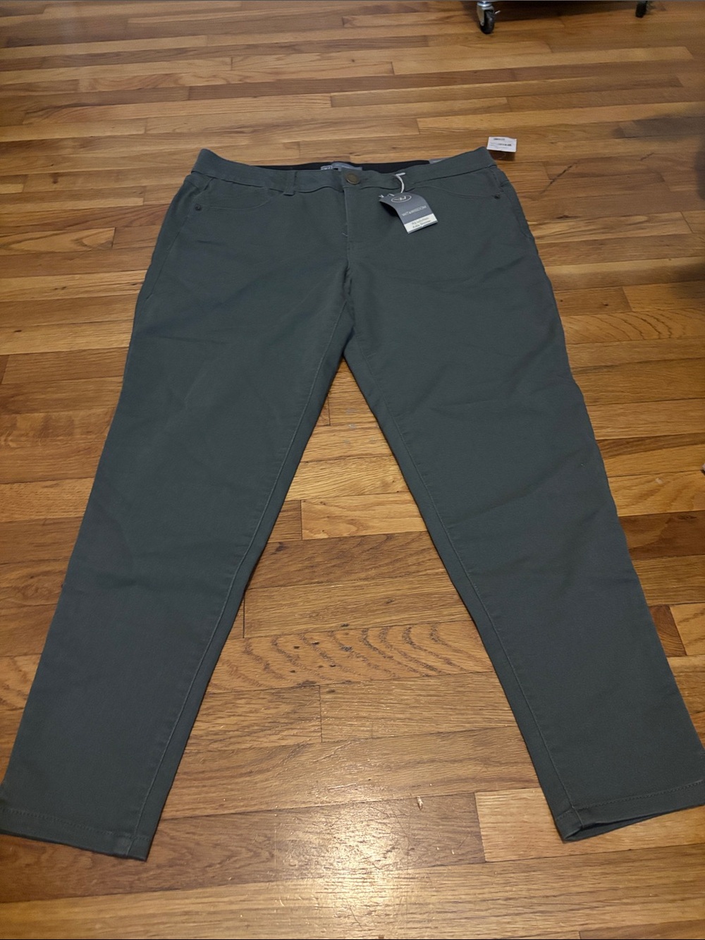 Women’s Straight Leg Trousers in Dark Green